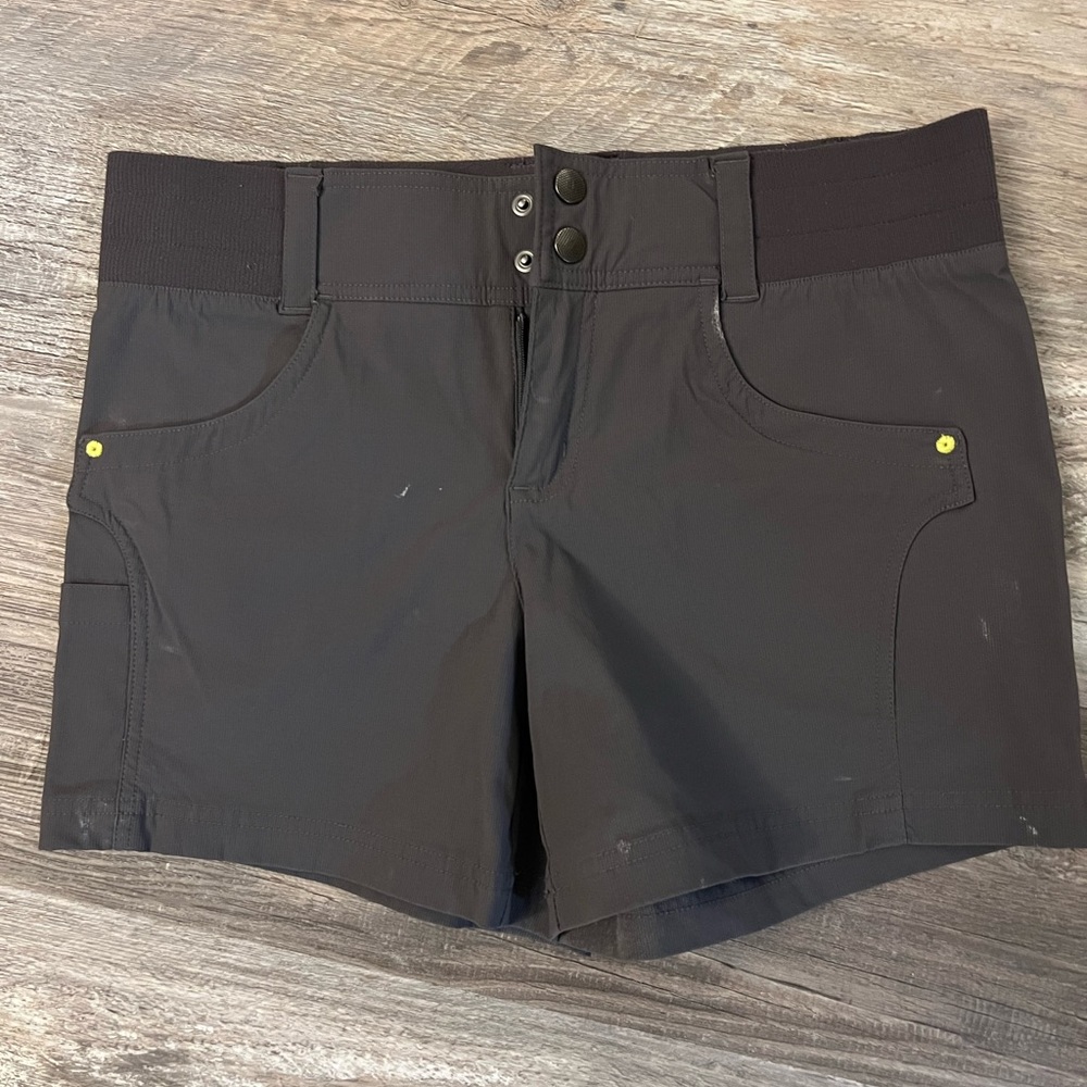 Title Nine Clamber Shorts Size 6 Grey
